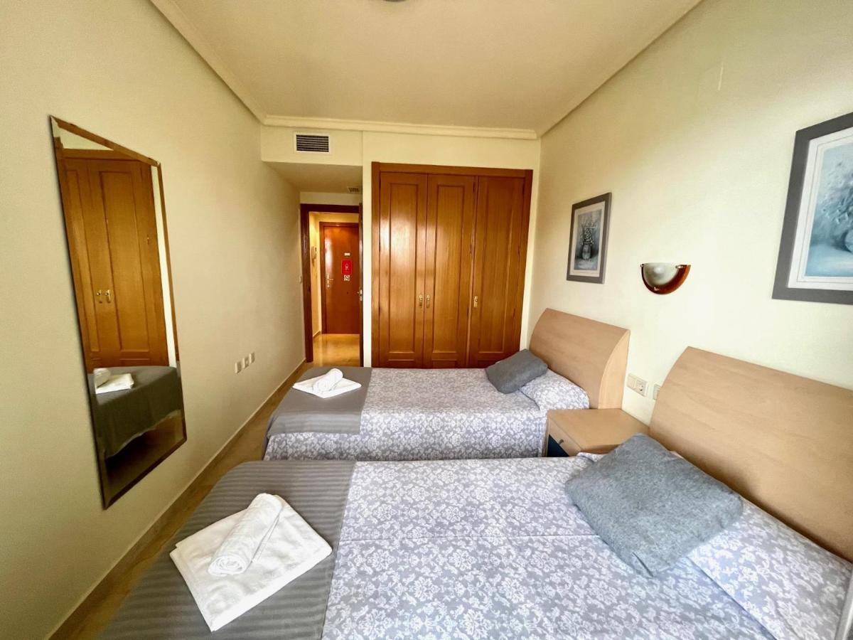 Los Gemelos 20 - Aloturin Benidorm Luaran gambar