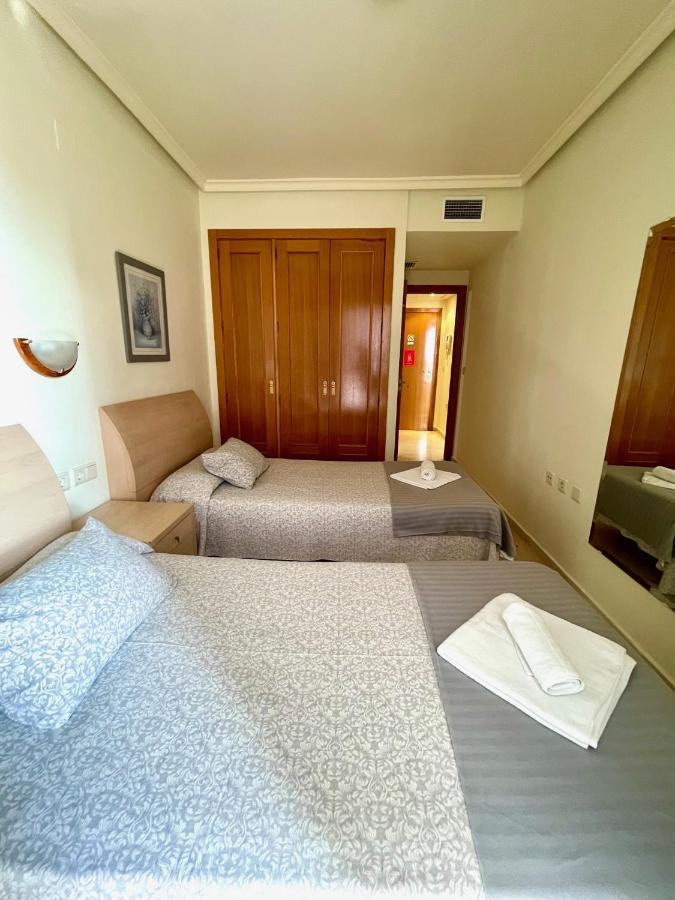 Los Gemelos 20 - Aloturin Benidorm Luaran gambar